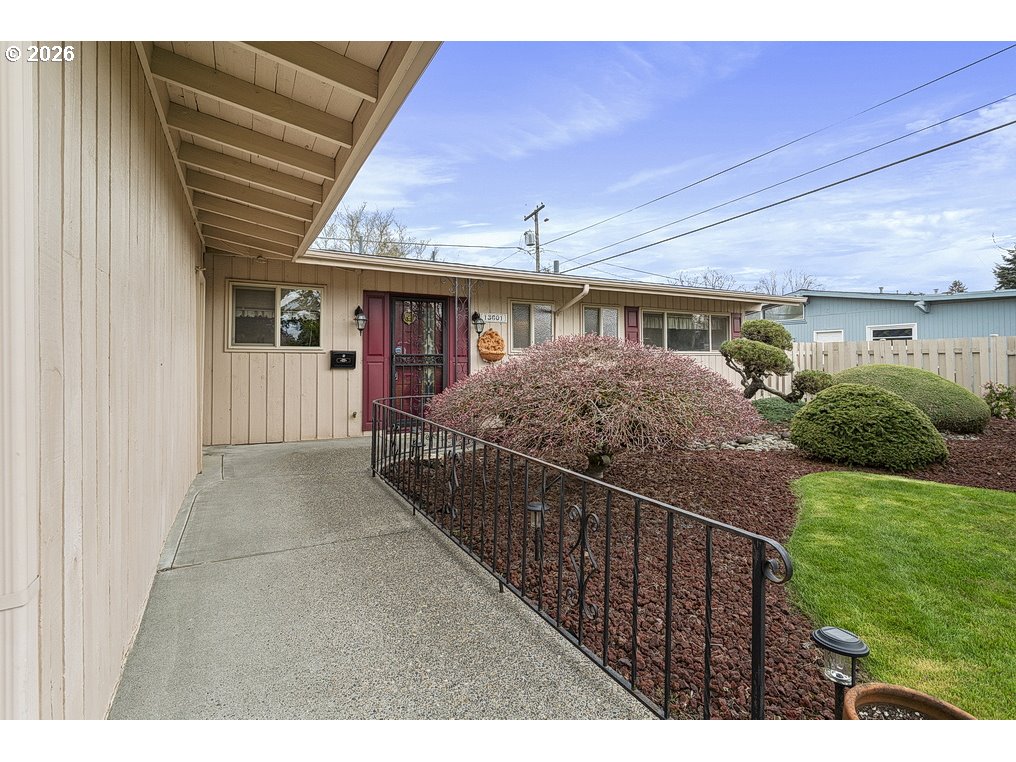 13601 NE SACRAMENTO ST