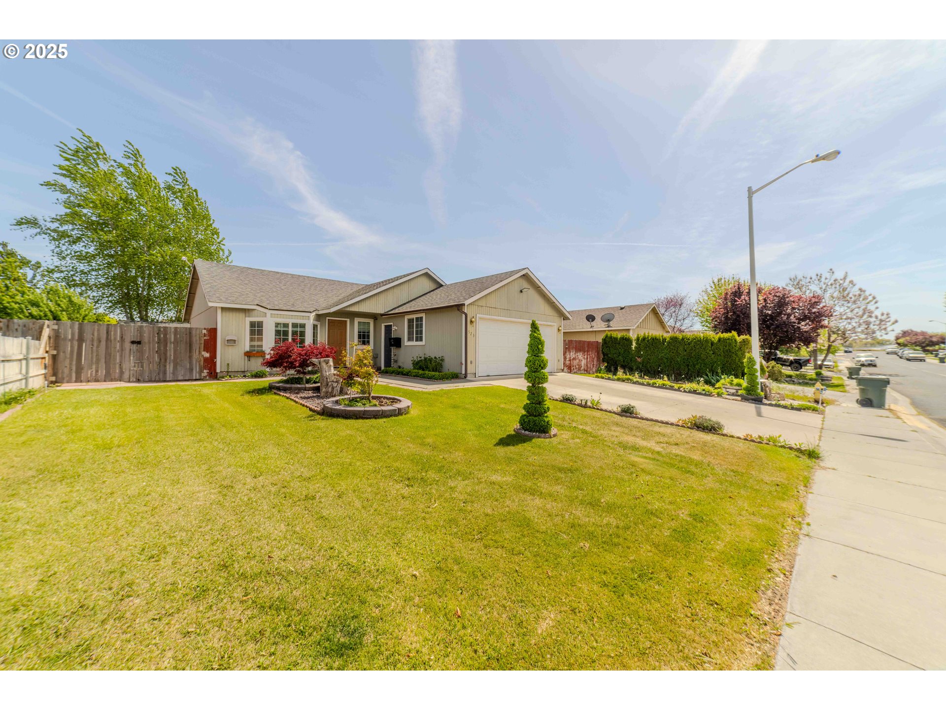 523 JUNIPER DR