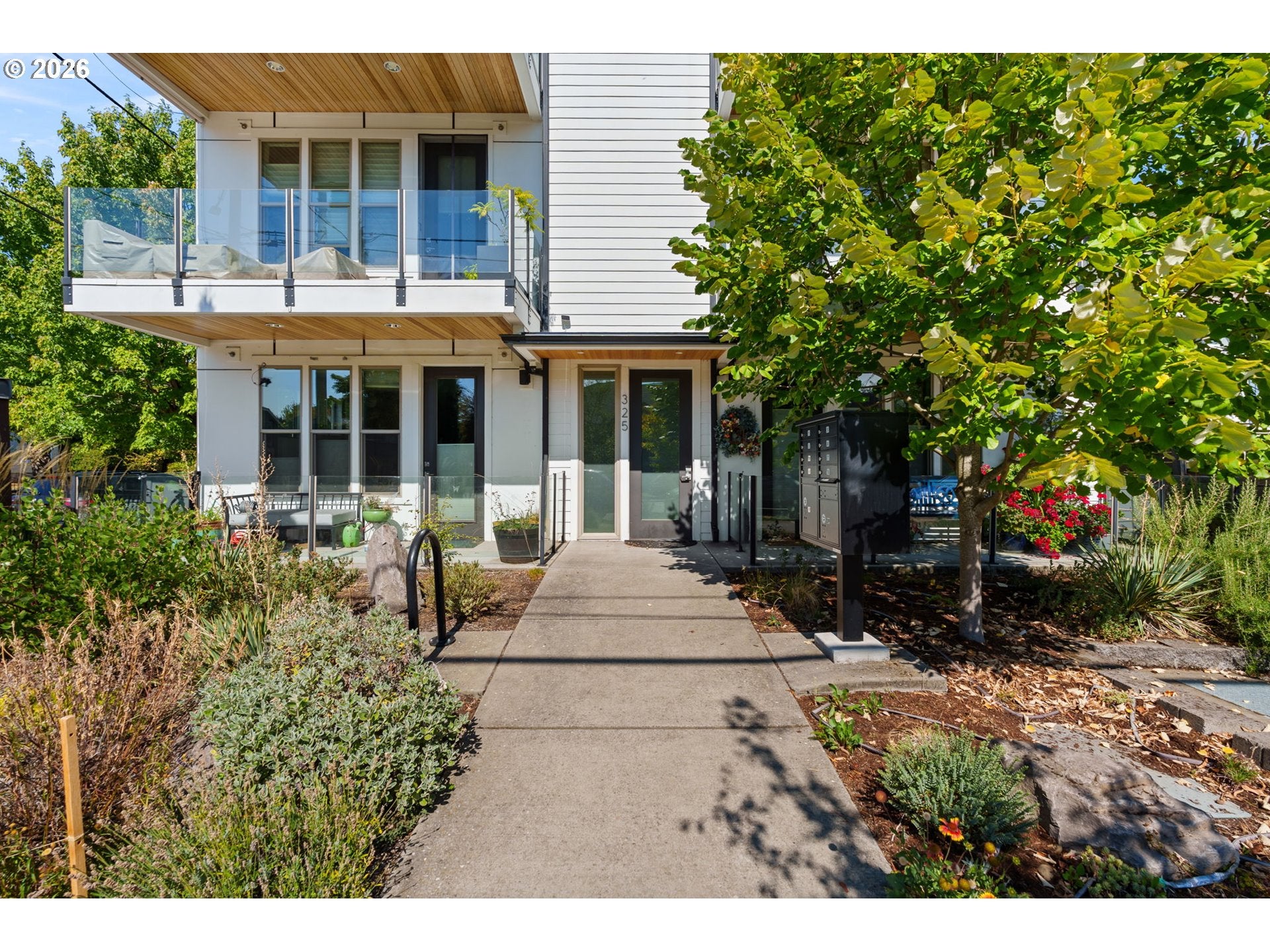325 N EMERSON ST D