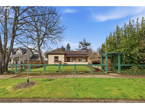 2042 ONYX ST Eugene OR 97403