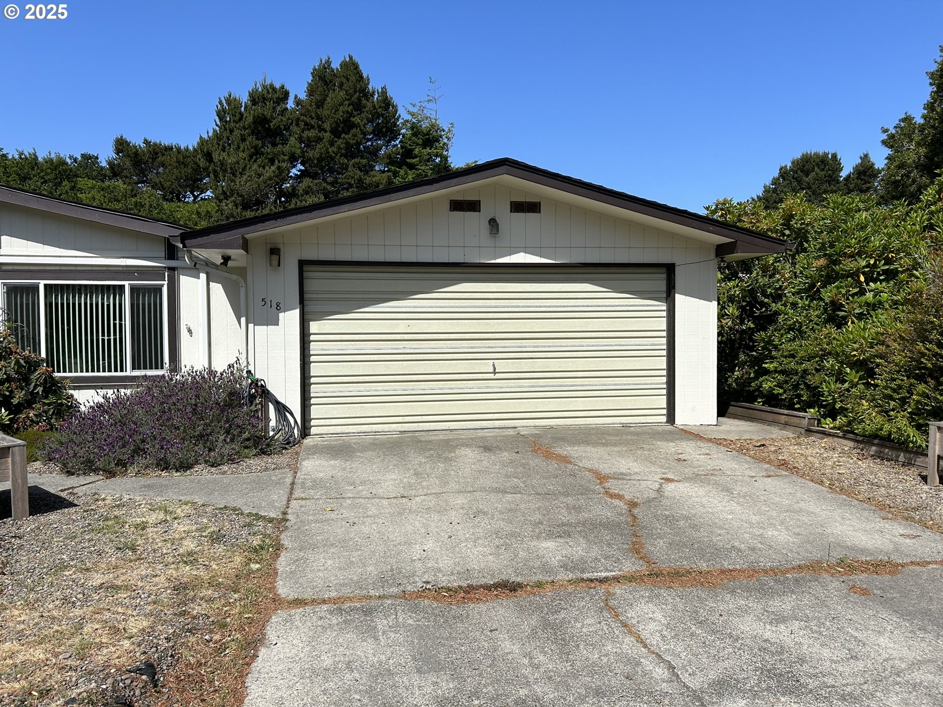 1601 RHODODENDRON DR 518