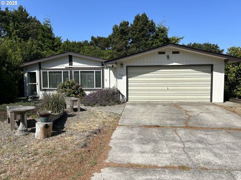1601 RHODODENDRON DR 518 Florence OR 97439