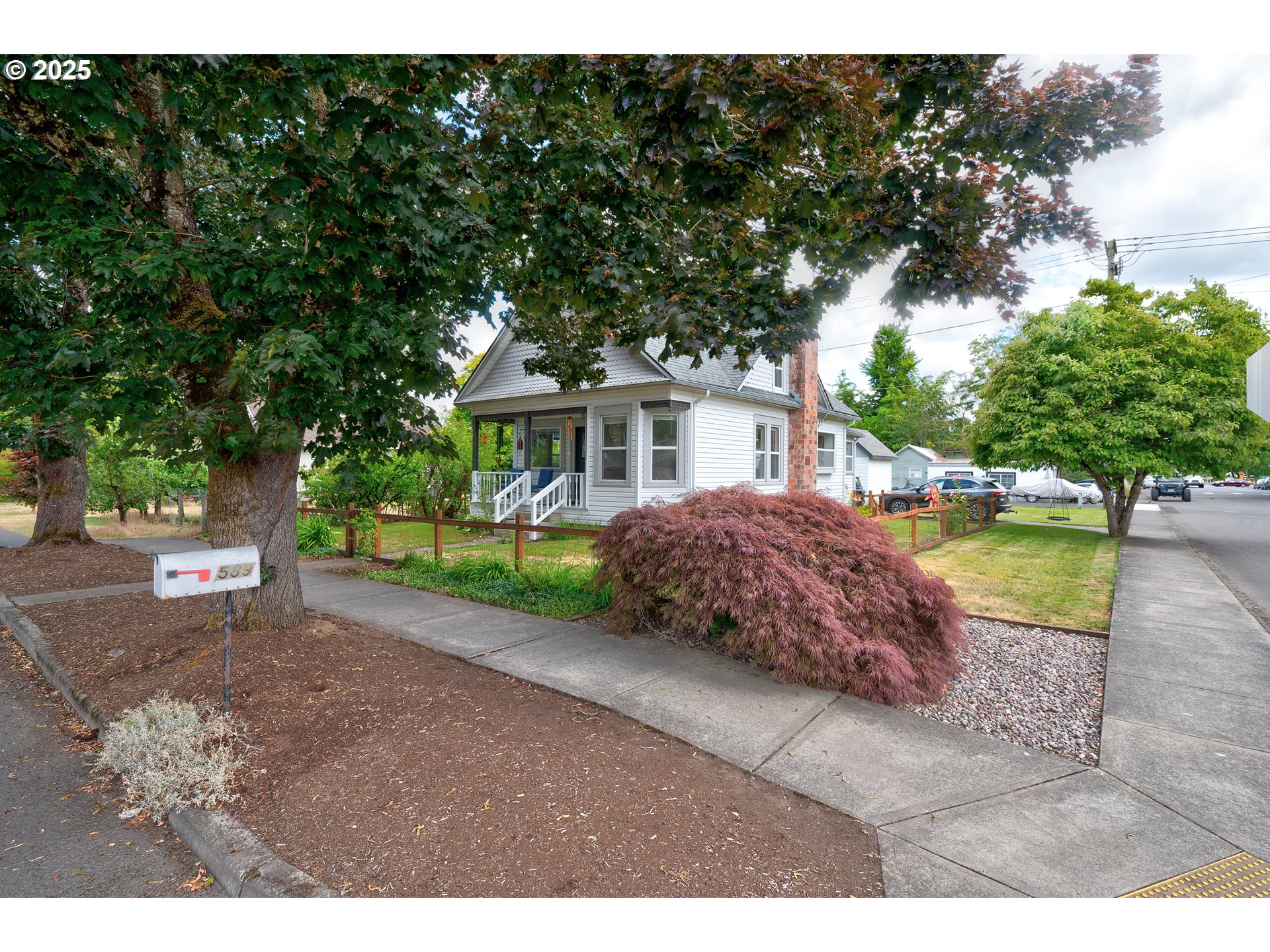 589 NW 3RD AVE