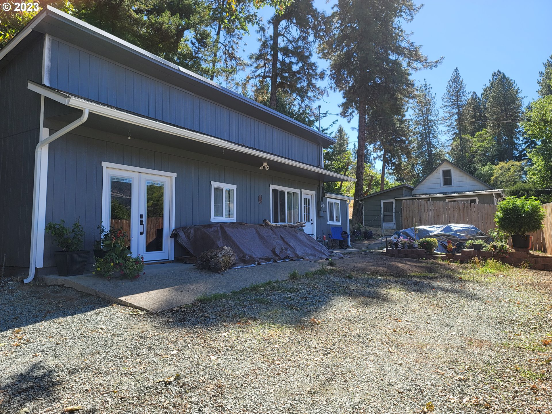 130 AKER DR