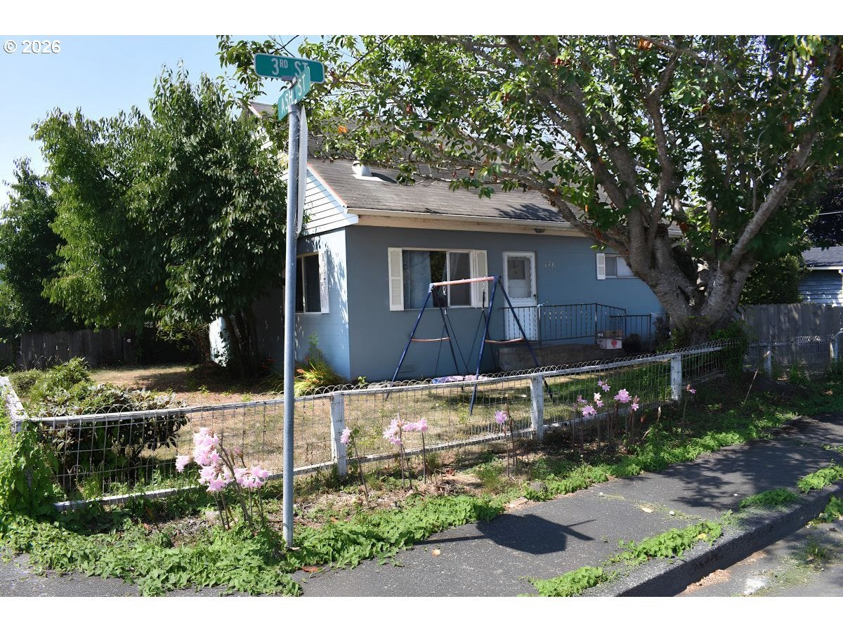 126 3RD ST