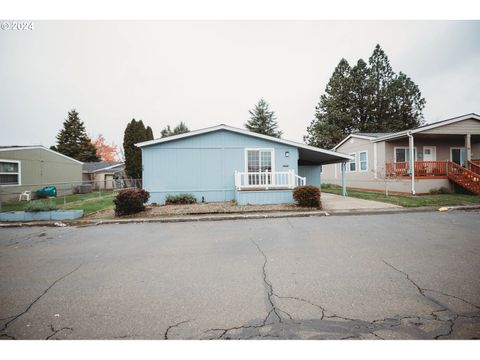 A home in Newberg