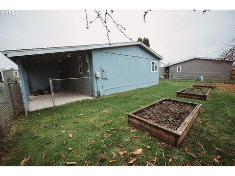 A home in Newberg