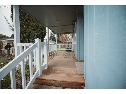 A home in Newberg