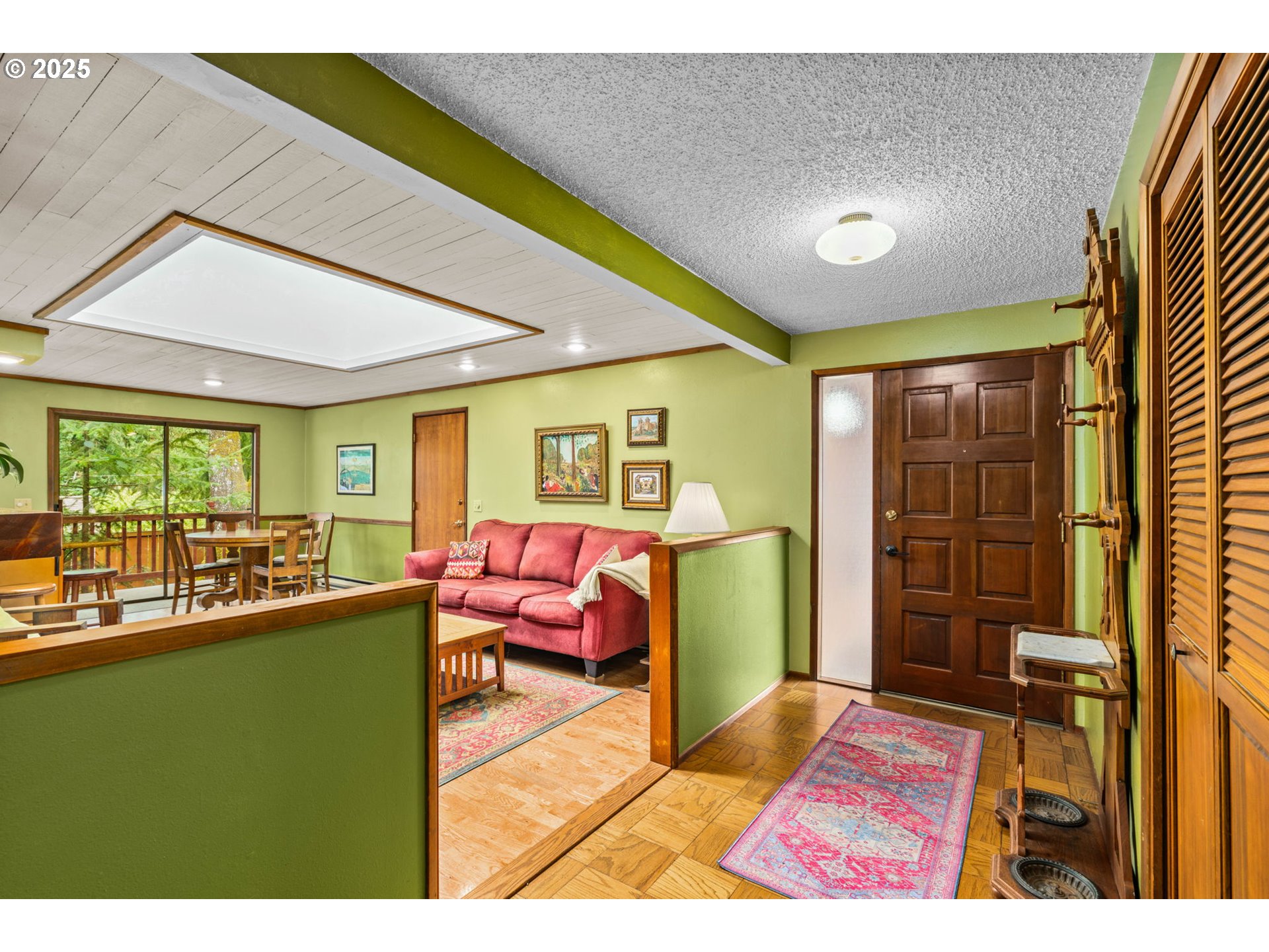 191 CREST DR