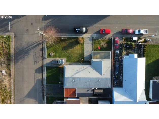 907/909 GREENWOOD AVE