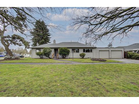 1411 8TH AVE Longview WA 98632