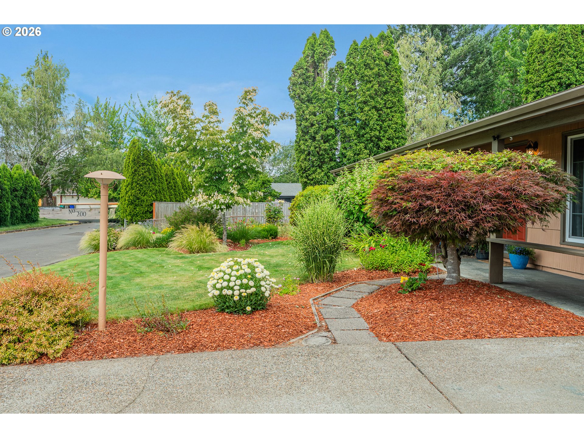 200 SE EVELYN AVE