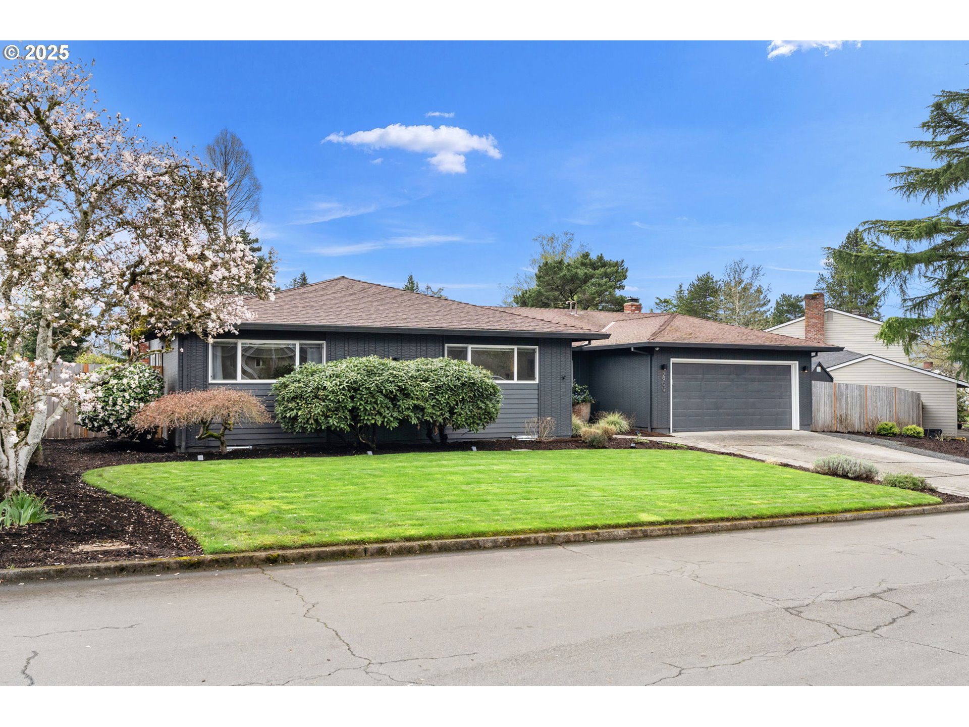 2900 NW EASTWAY CT
