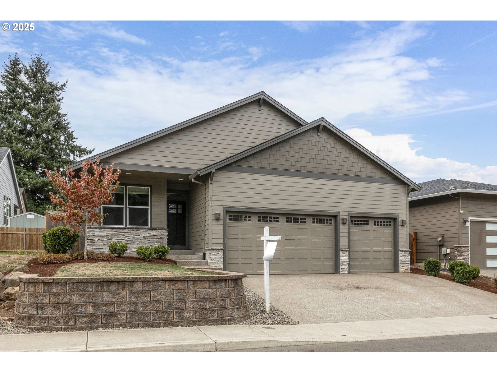 1099 NE REGAN HILL LOOP