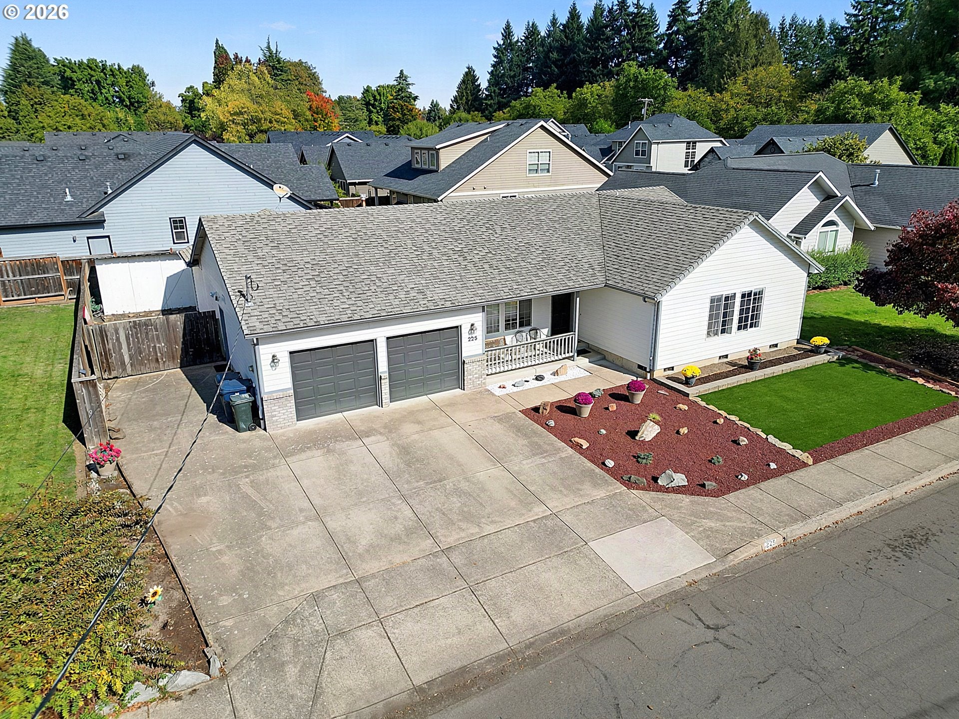 225 GRIZZLY AVE