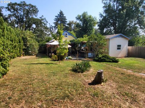 A home in Cottage Grove