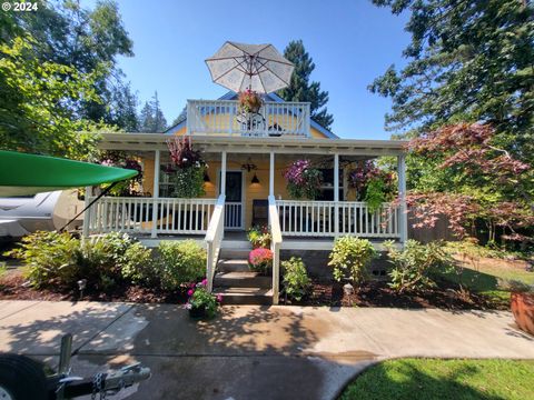 A home in Cottage Grove