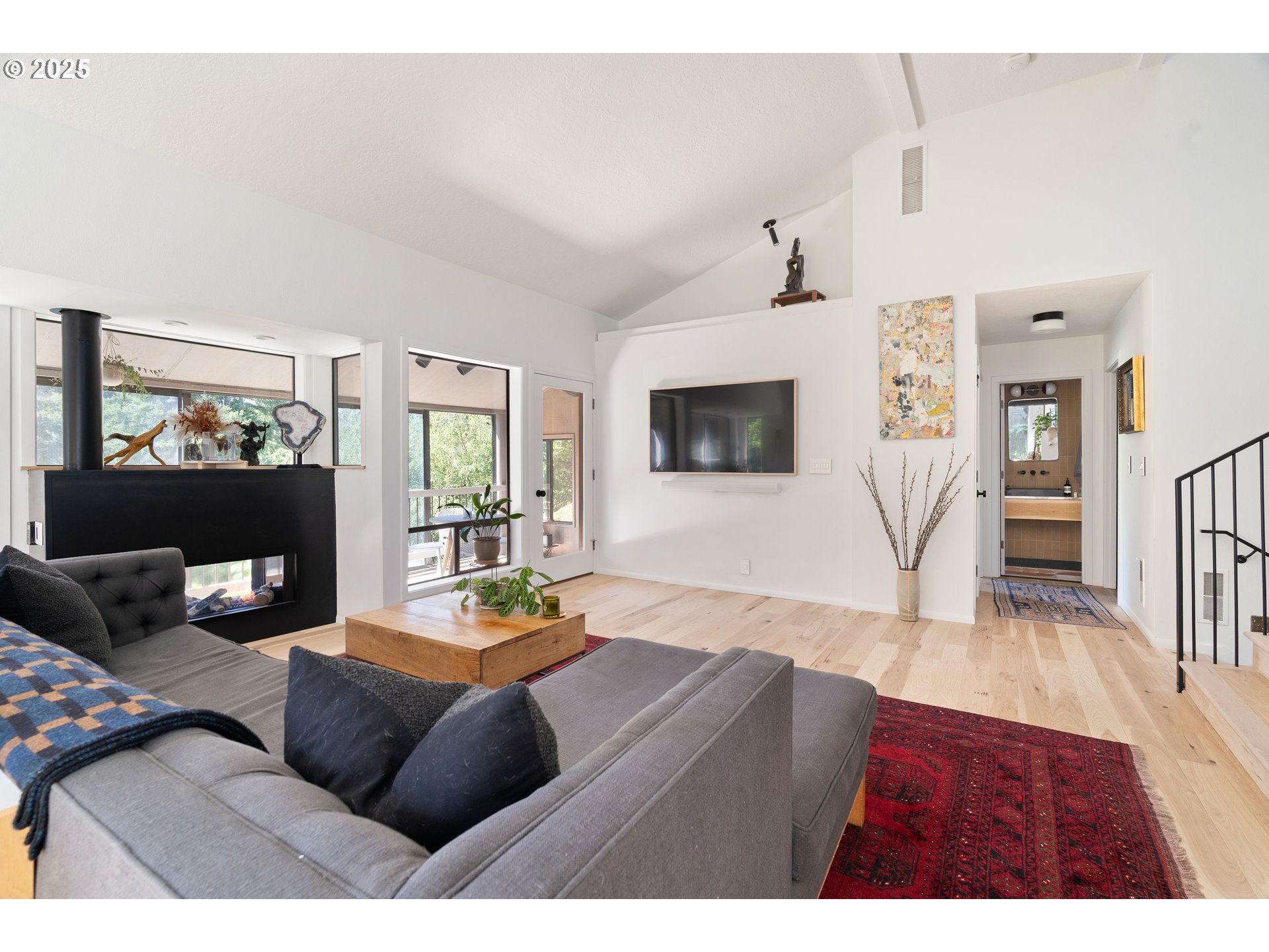 244 NW SEBLAR DR