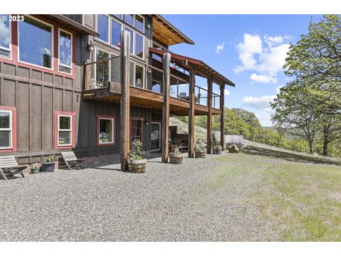 A home in Klickitat