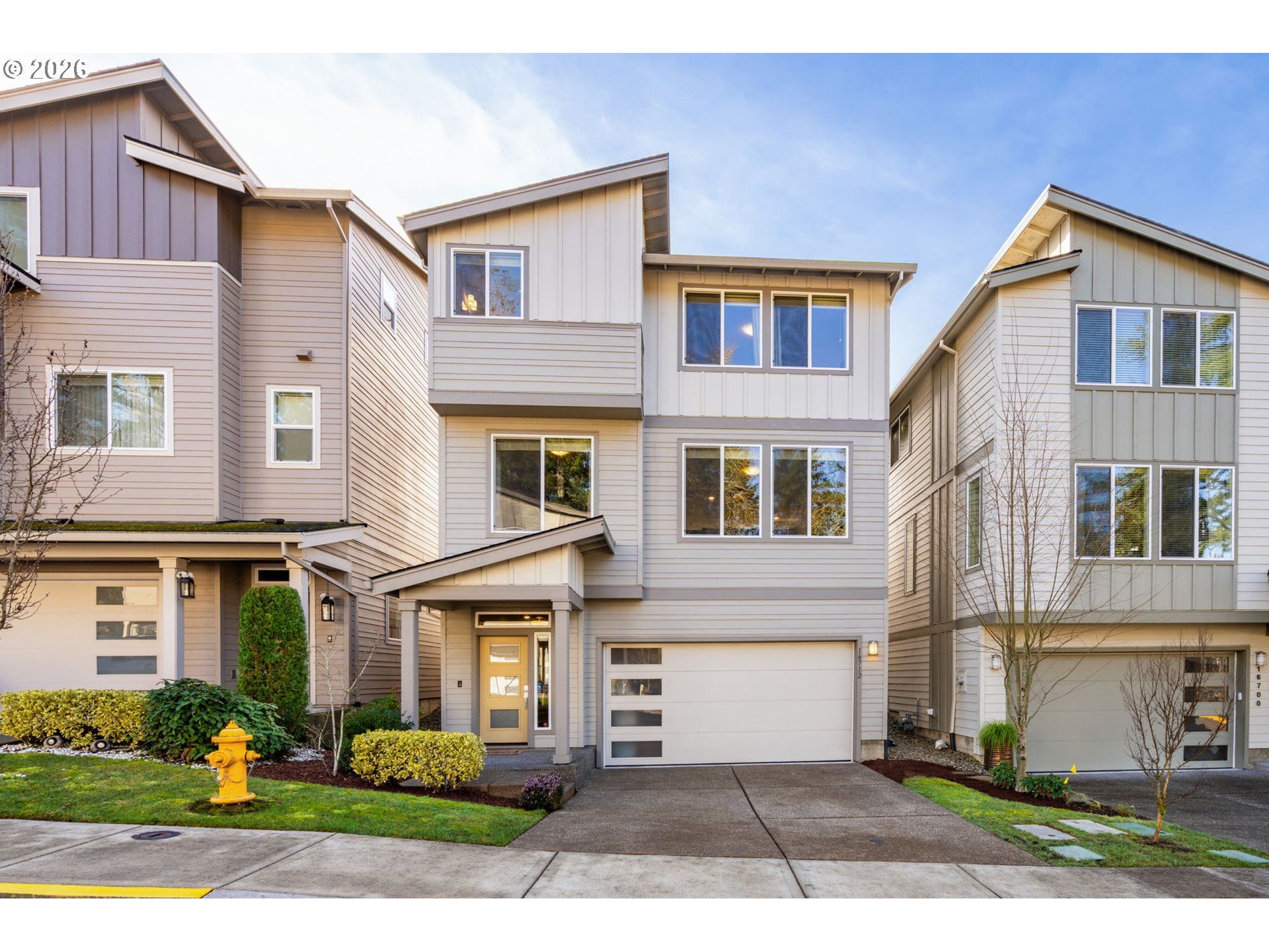 16712 SE FOX GLEN CT