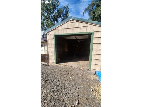 A home in Goldendale