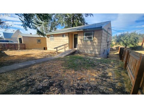 A home in Goldendale