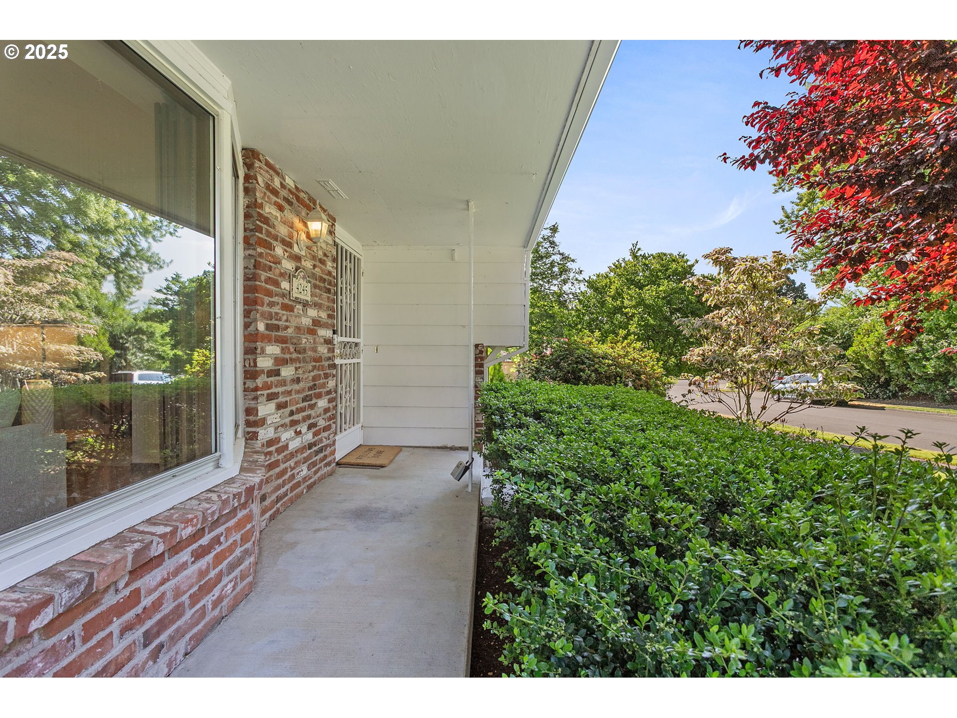 4245 NW CARLTON CT