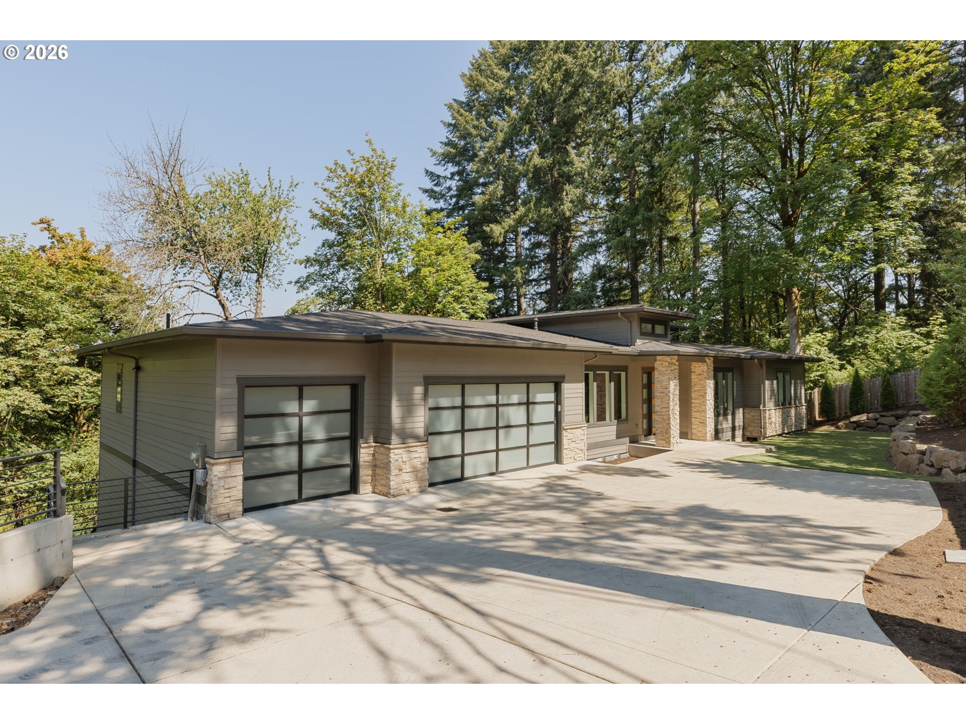 1921 MAPLELEAF CT