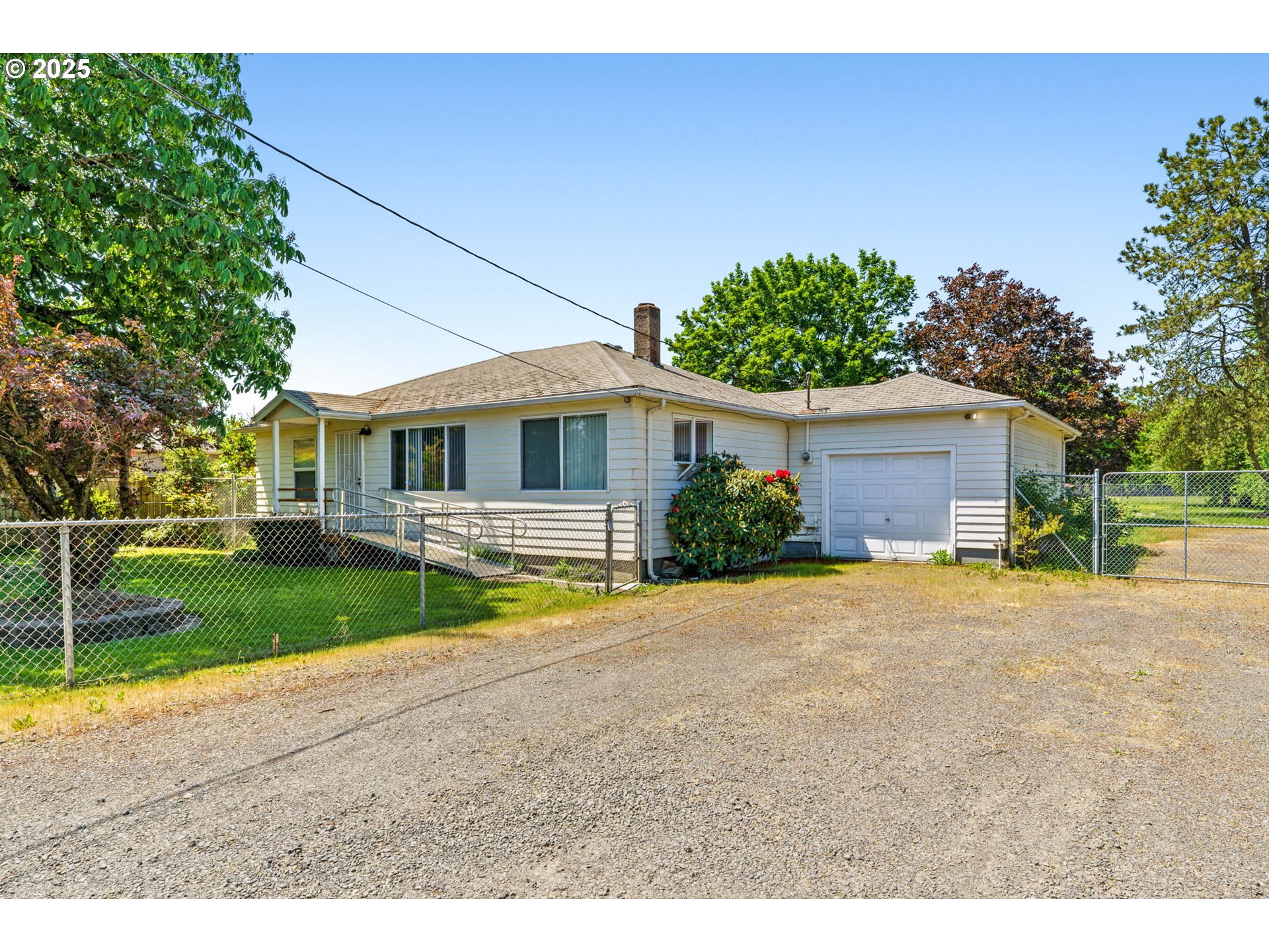 2386 CLEAR VUE LN