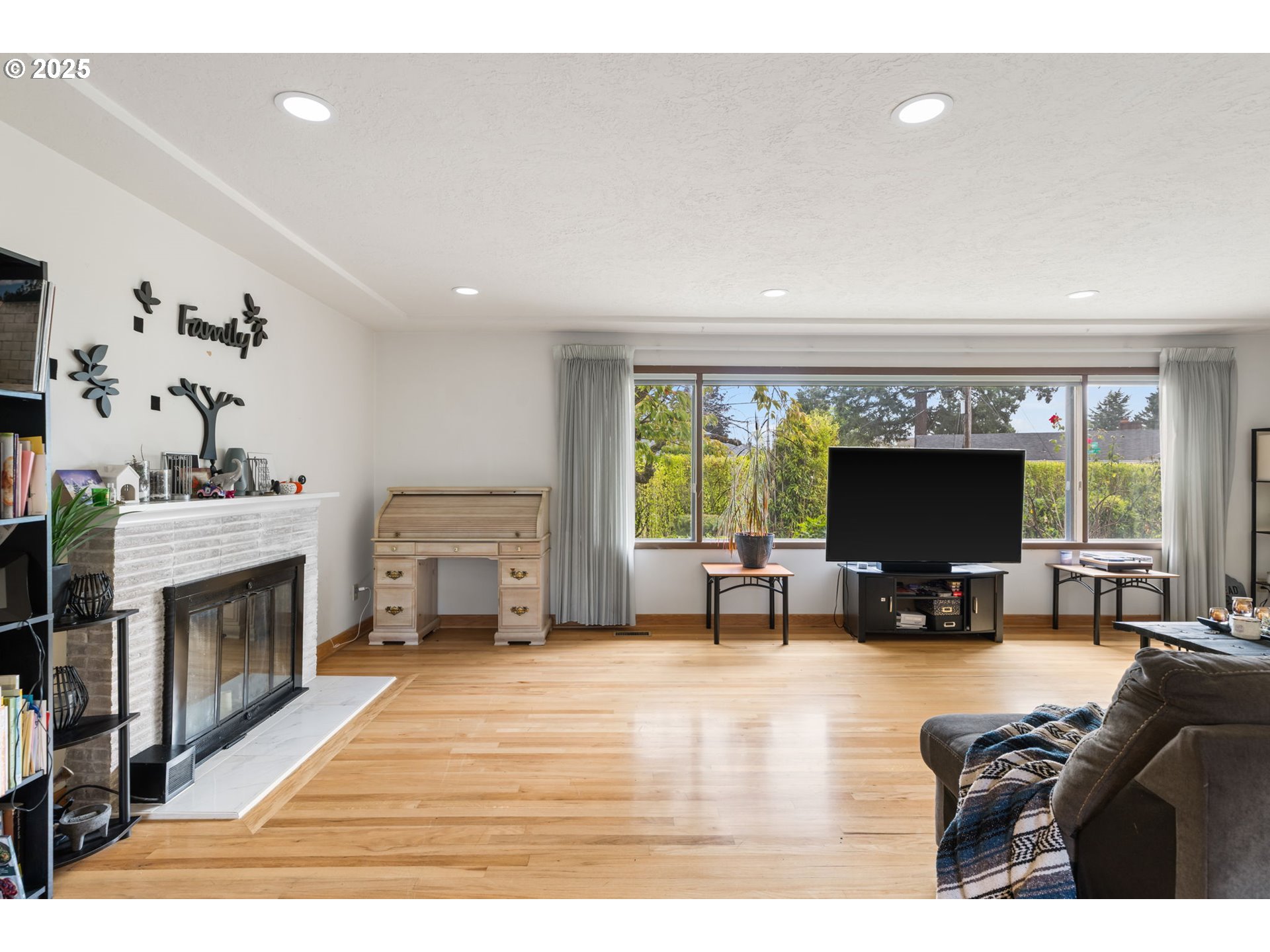 415 NE 116TH PL