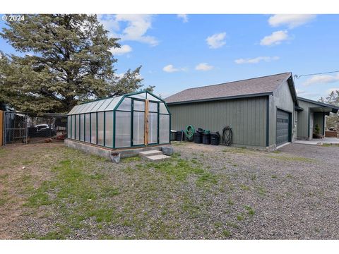 A home in Prineville