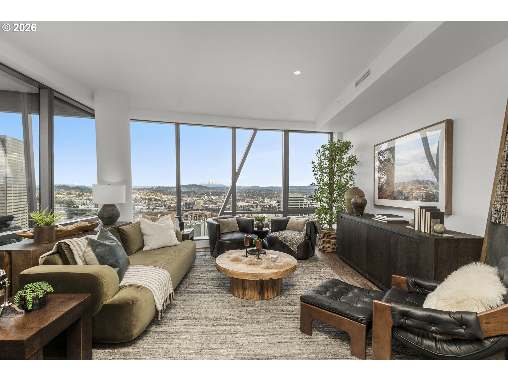 550 SW 10TH AVE 2906