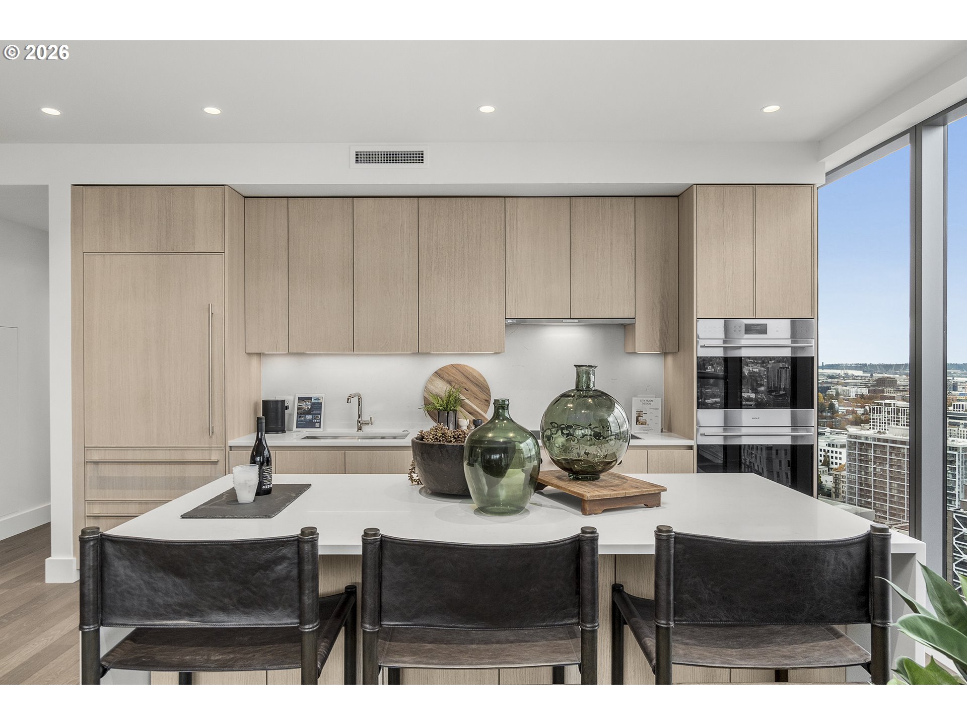 550 SW 10TH AVE 2906