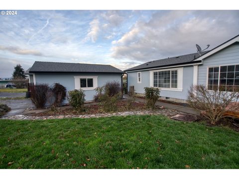 A home in Hood River