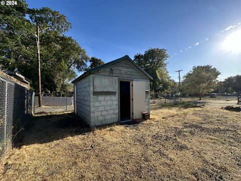 A home in Wishram