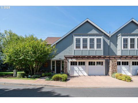 Photo of 7701 NW Quinault St, Camas, WA 98607 (MLS # 222029830)