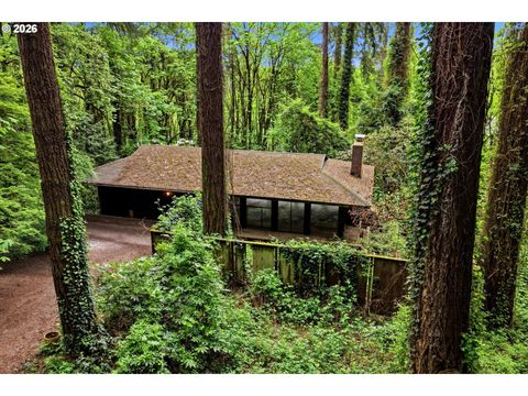 10933 S RIVERSIDE DR Portland OR 97219