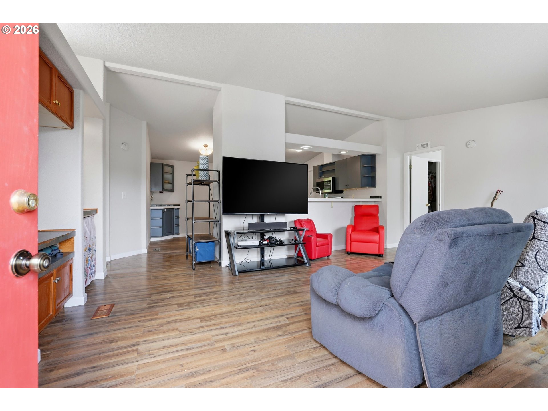 655 NE BURNETT RD 86