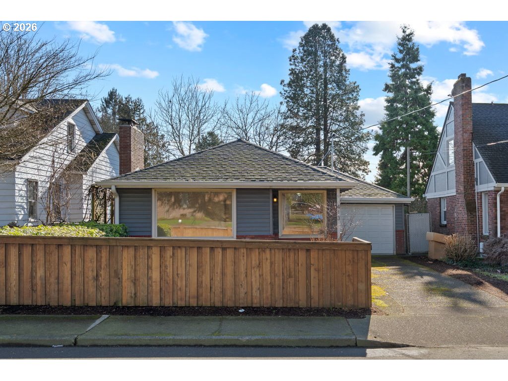 413 E FOURTH PLAIN BLVD