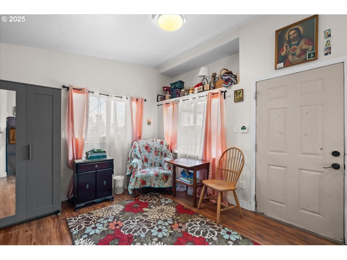 309 SW MONROE ST