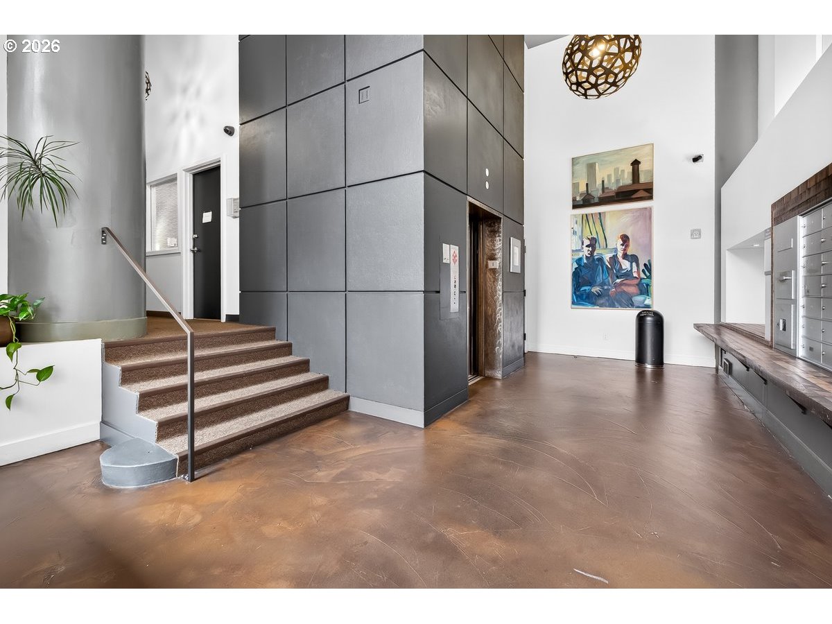 1314 NW IRVING ST 514