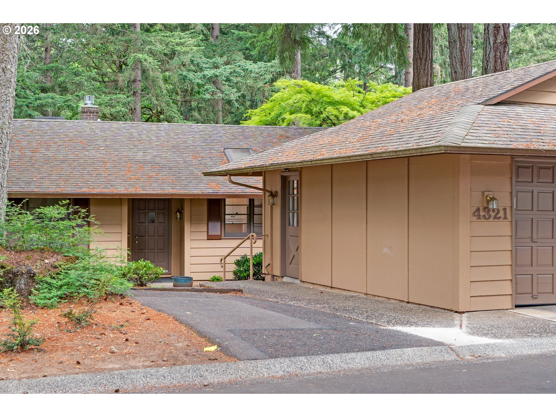 4321 WOODSIDE CIR