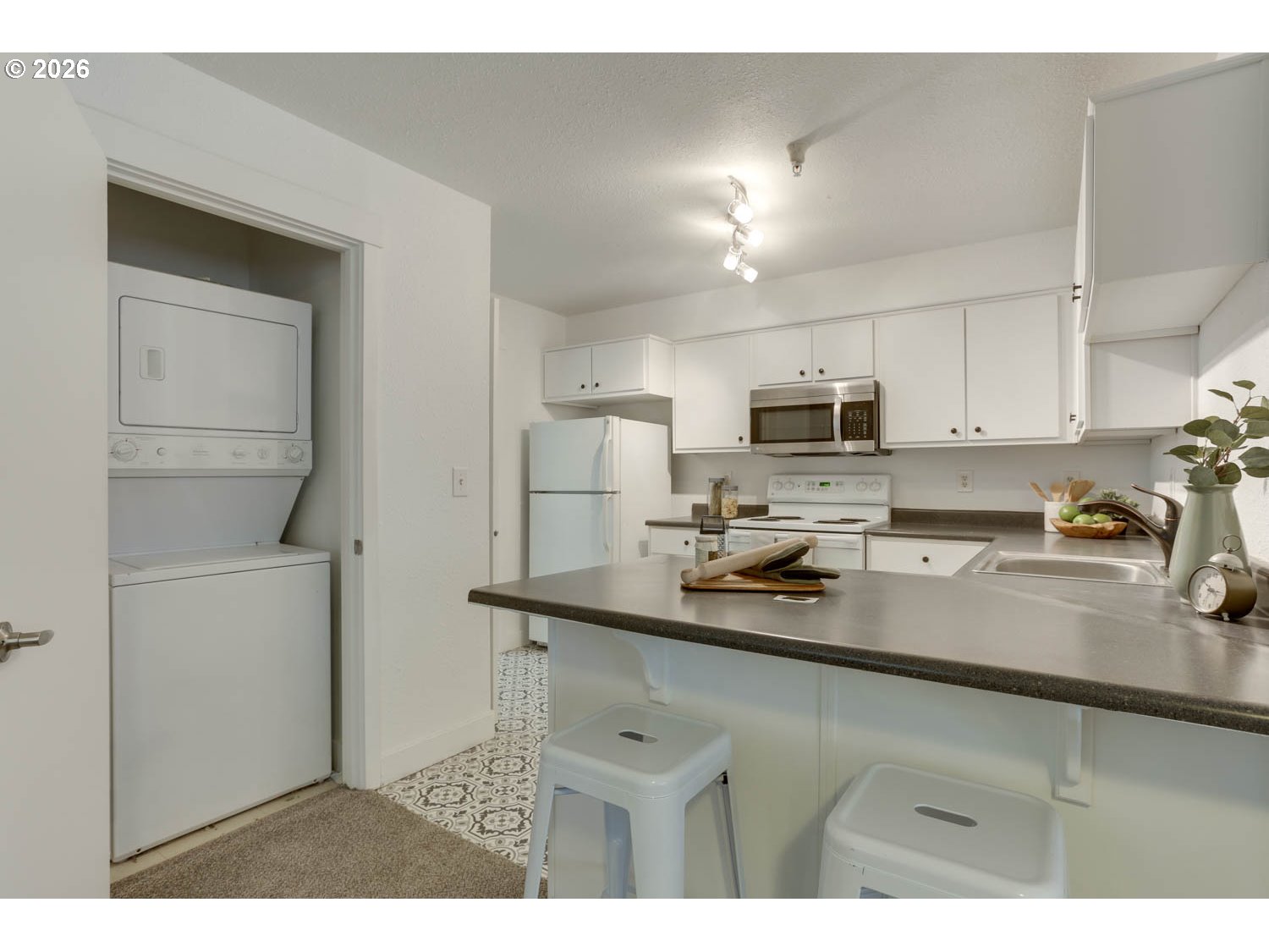 9837 NE IRVING ST 301