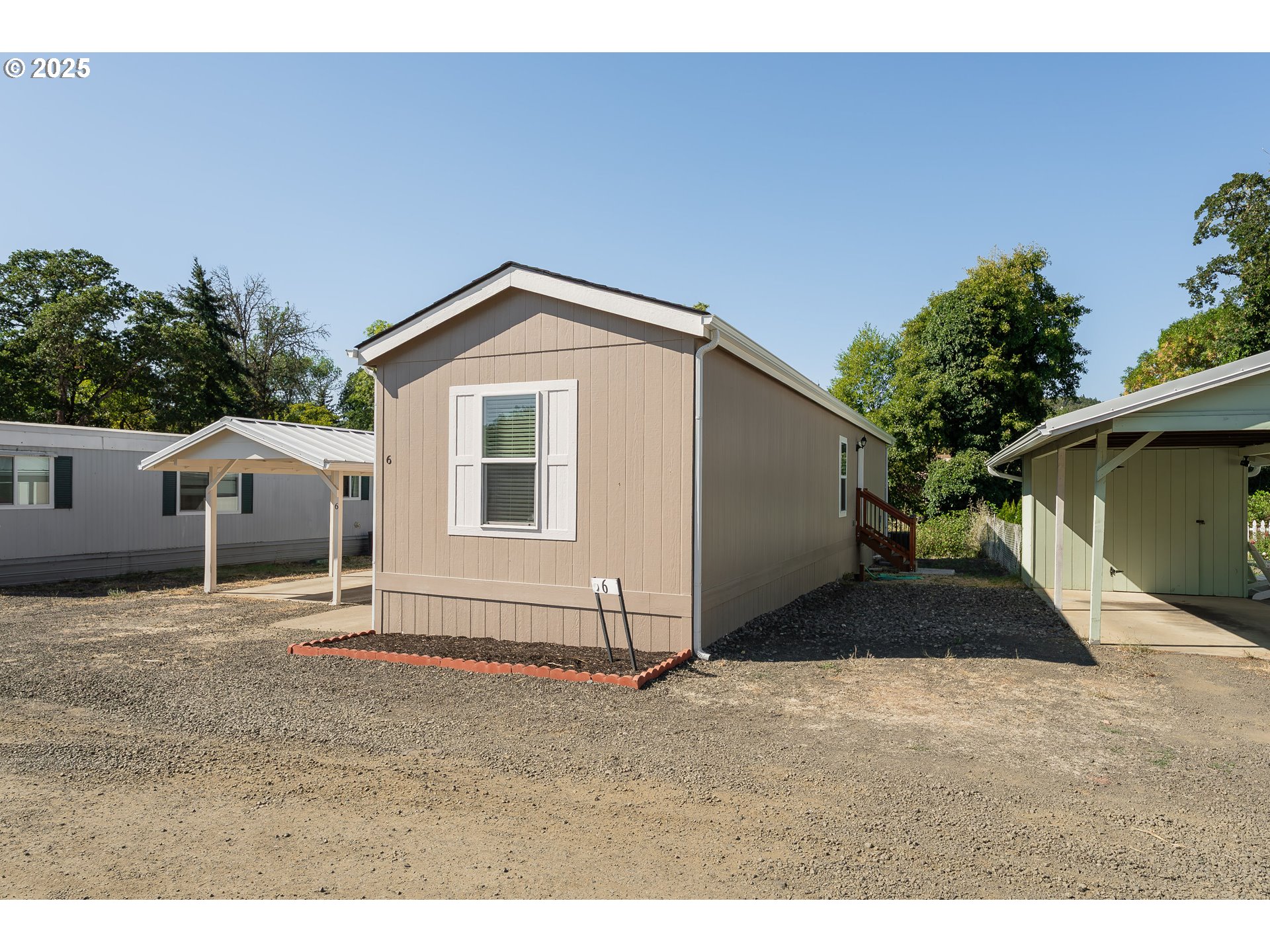 201 NE Peggy AVE 6