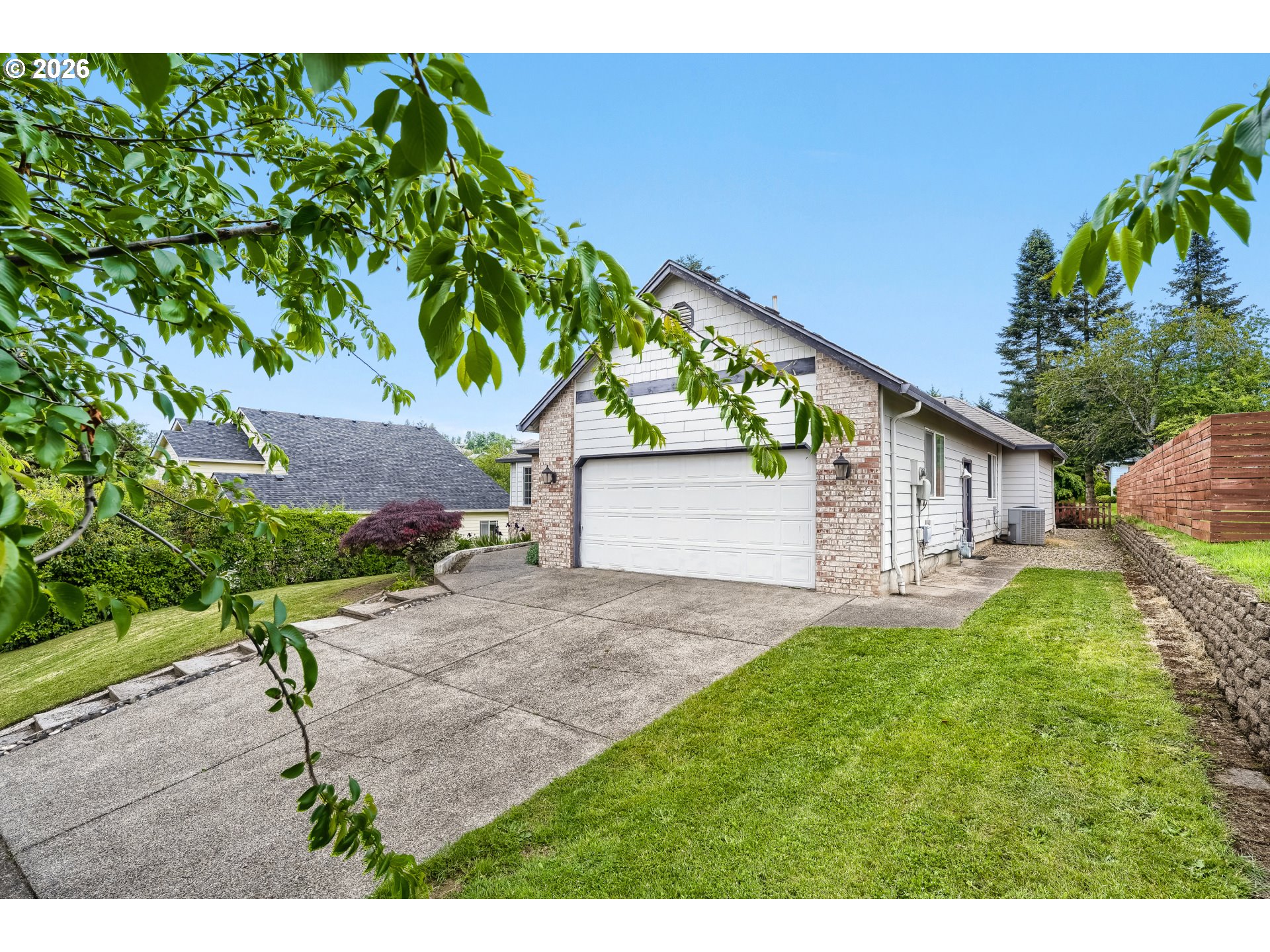 630 NW KLICKITAT ST