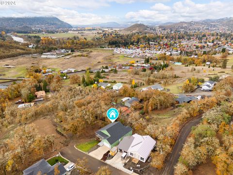 A home in Roseburg