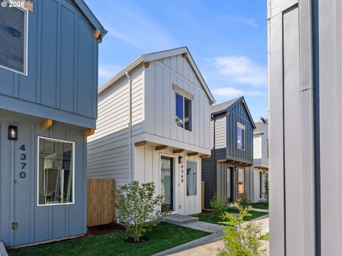 4368 NE Going ST Portland OR 97218