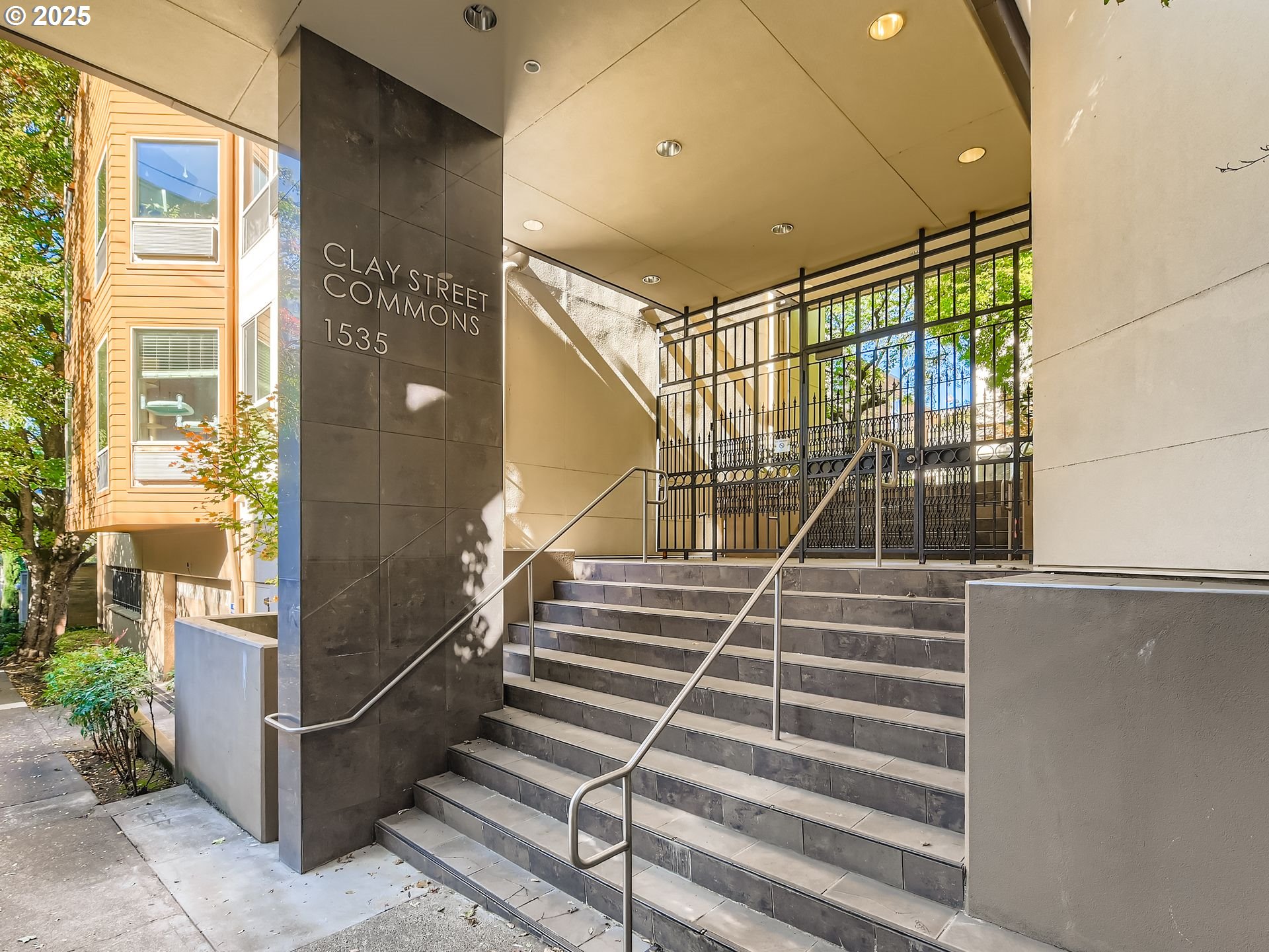 1535 SW CLAY ST 134