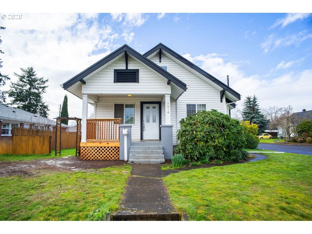 Photo 1 of 33 — 3914 NW FRANKLIN ST, Vancouver, WA 98660