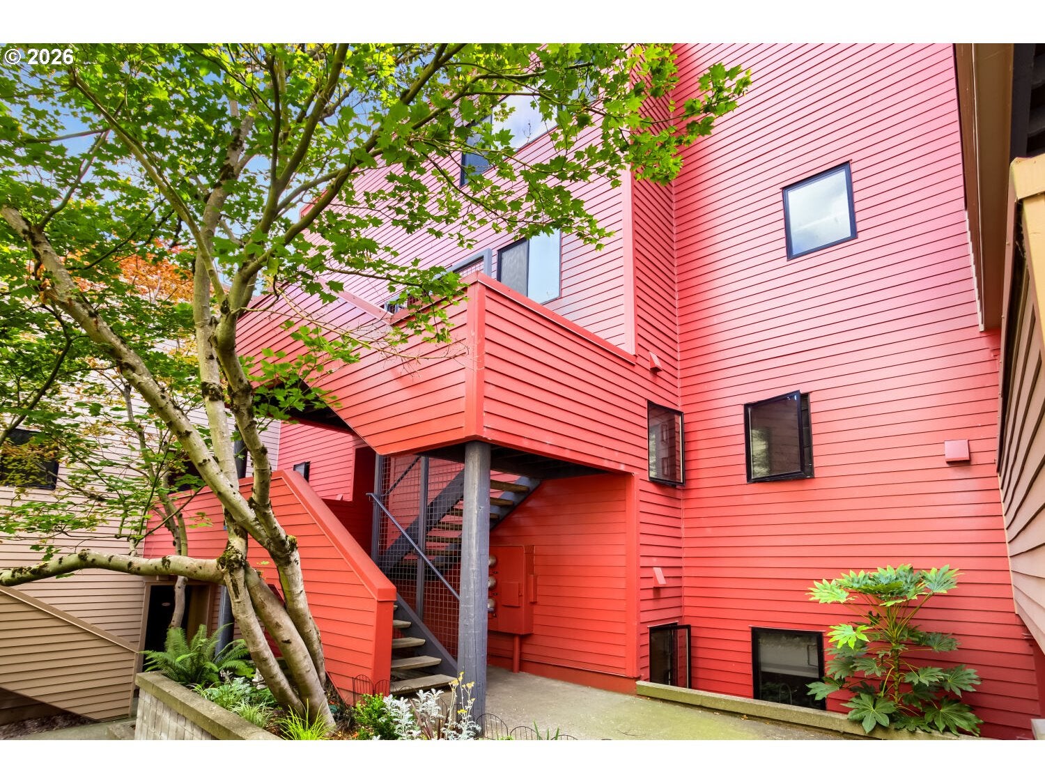 840 NW NAITO PKWY H10 — 2 bed 1 bath Condominium